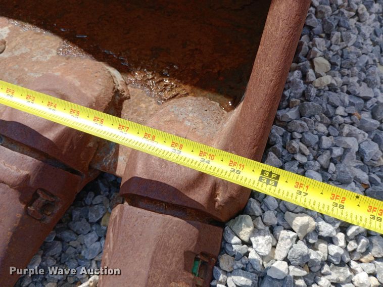 image for item NY9480 John Deere 210G Excavator bucket