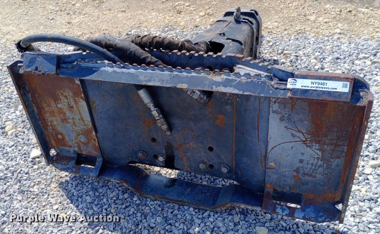 image for item NY9481 SSL H65 skid steer hydraulic hammer