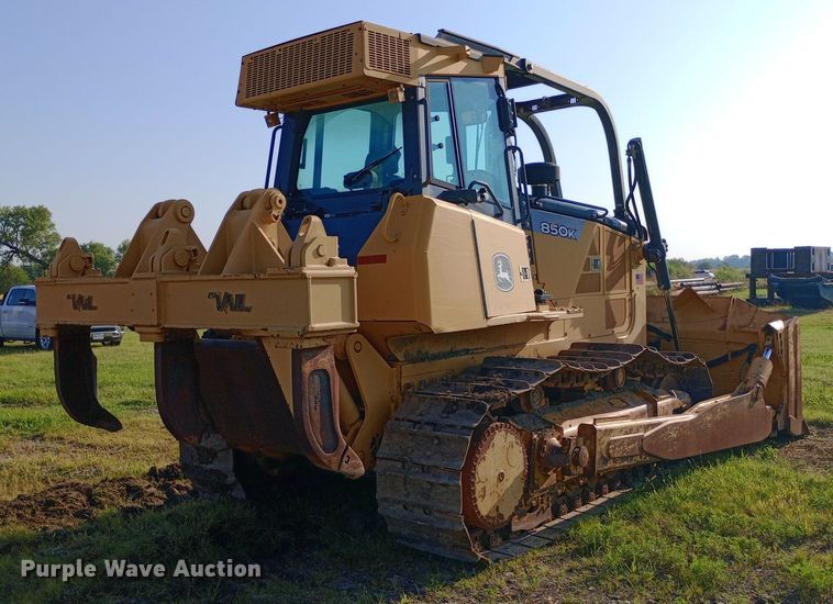 image for item NY9502 2013 John Deere 850K dozer
