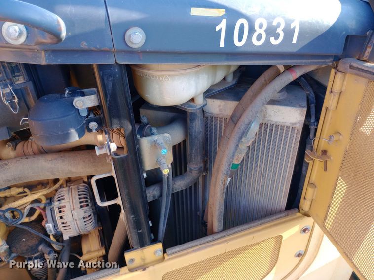 image for item NY9502 2013 John Deere 850K dozer