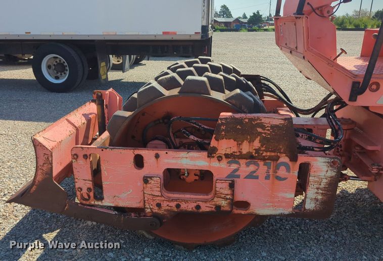 image for item NZ9662 1995 Hamm 2210SSD single drum vibratory roller