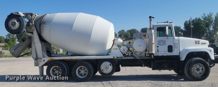 image for item OD9713 1989 International  Paystar 5000 ready mix truck