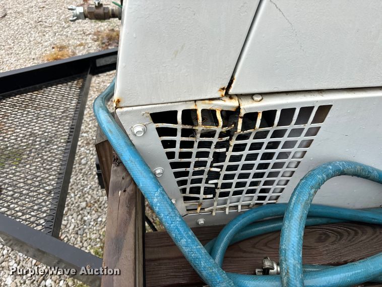 image for item OF9952 Sullair 375H air compressor