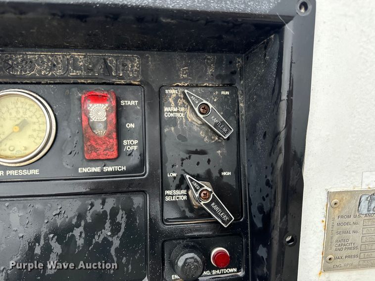 image for item OF9952 Sullair 375H air compressor