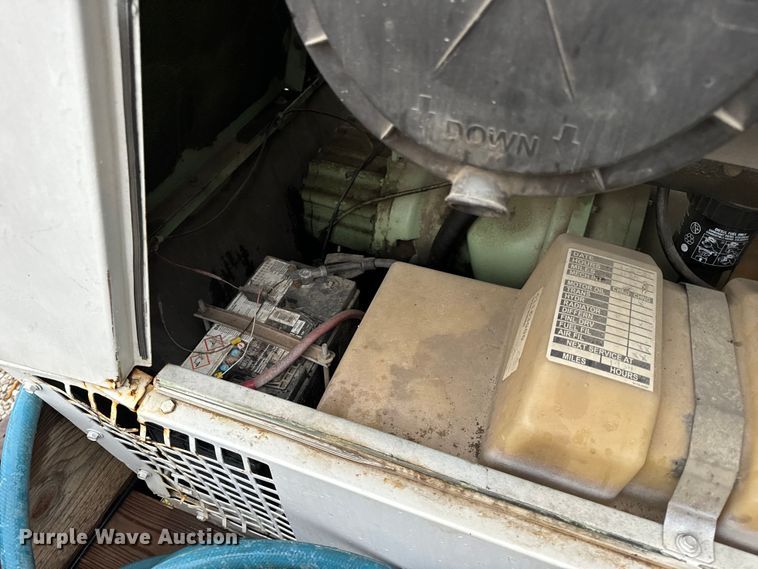 image for item OF9952 Sullair 375H air compressor