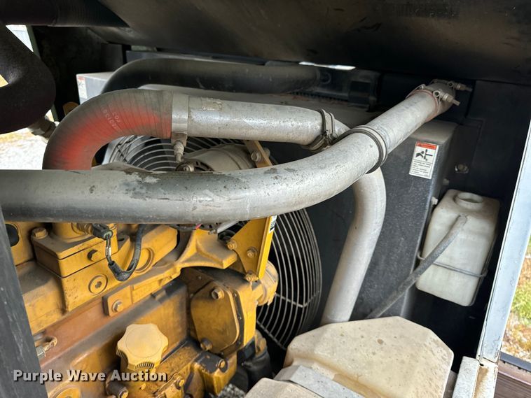 image for item OF9952 Sullair 375H air compressor