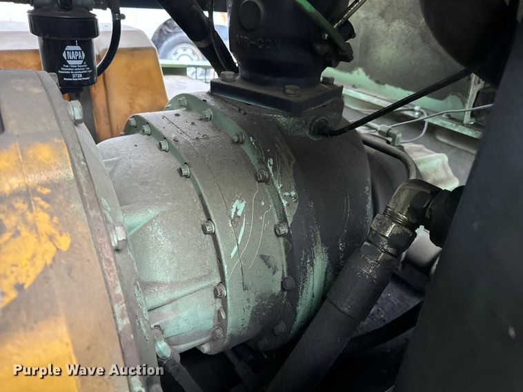 image for item OF9952 Sullair 375H air compressor