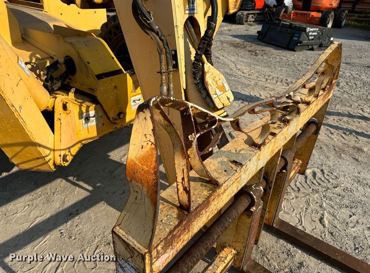image for item OF9971 2006 Pettibone 8044 telehandler