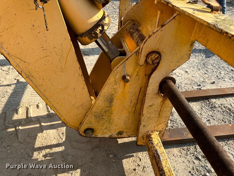 image for item OF9971 2006 Pettibone 8044 telehandler