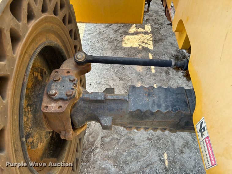 image for item OF9971 2006 Pettibone 8044 telehandler