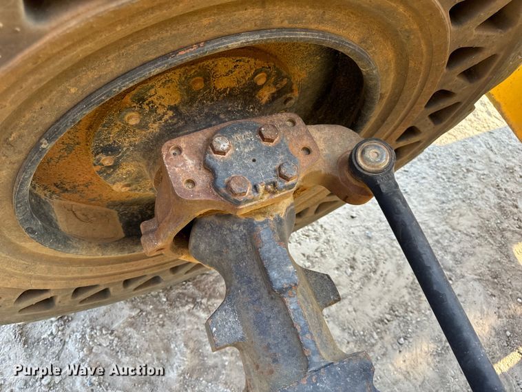 image for item OF9971 2006 Pettibone 8044 telehandler