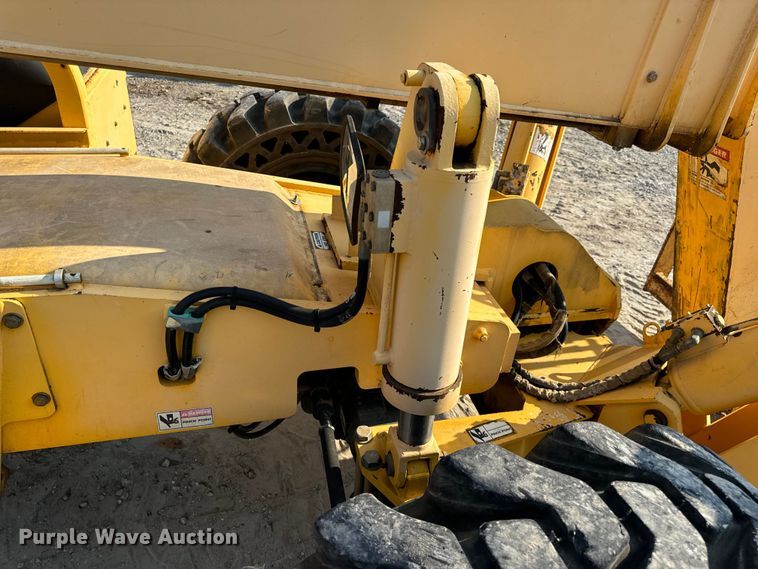 image for item OF9971 2006 Pettibone 8044 telehandler