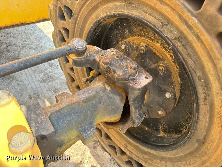 image for item OF9971 2006 Pettibone 8044 telehandler