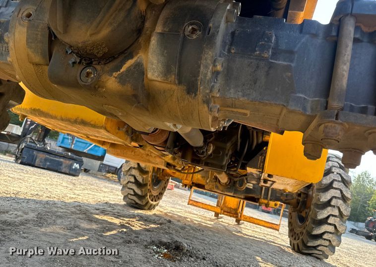 image for item OF9971 2006 Pettibone 8044 telehandler