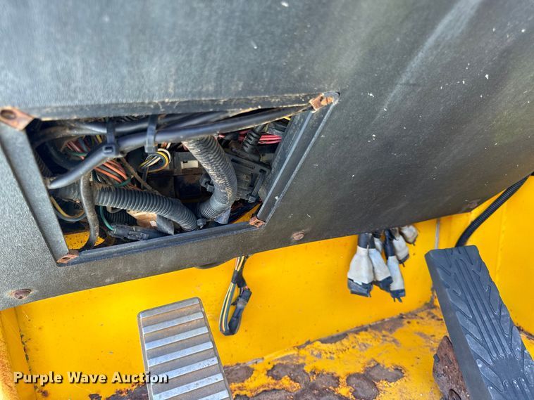 image for item OF9971 2006 Pettibone 8044 telehandler