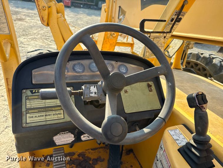 image for item OF9971 2006 Pettibone 8044 telehandler