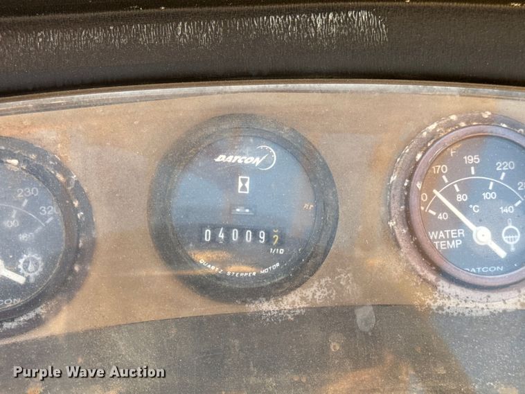 image for item OF9971 2006 Pettibone 8044 telehandler