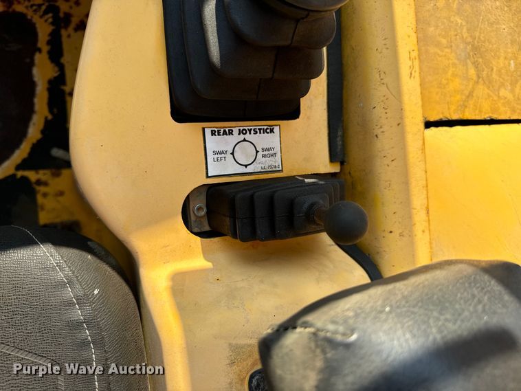 image for item OF9971 2006 Pettibone 8044 telehandler