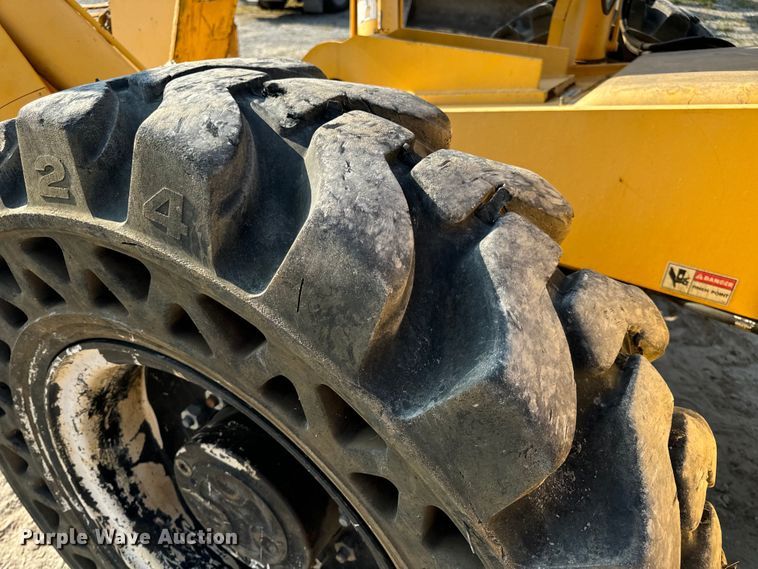 image for item OF9971 2006 Pettibone 8044 telehandler