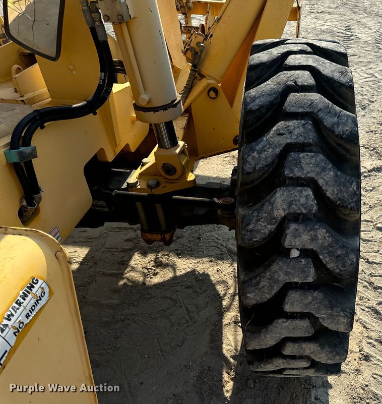 image for item OF9971 2006 Pettibone 8044 telehandler