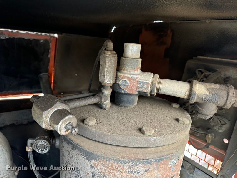 image for item OF9990 Sullivan D185QV air compressor