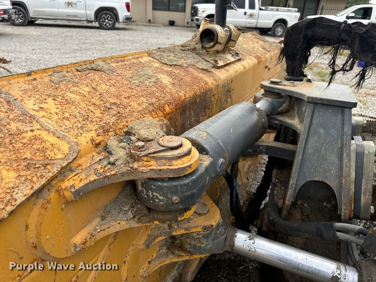 image for item OF9991 2015 John Deere 750K dozer