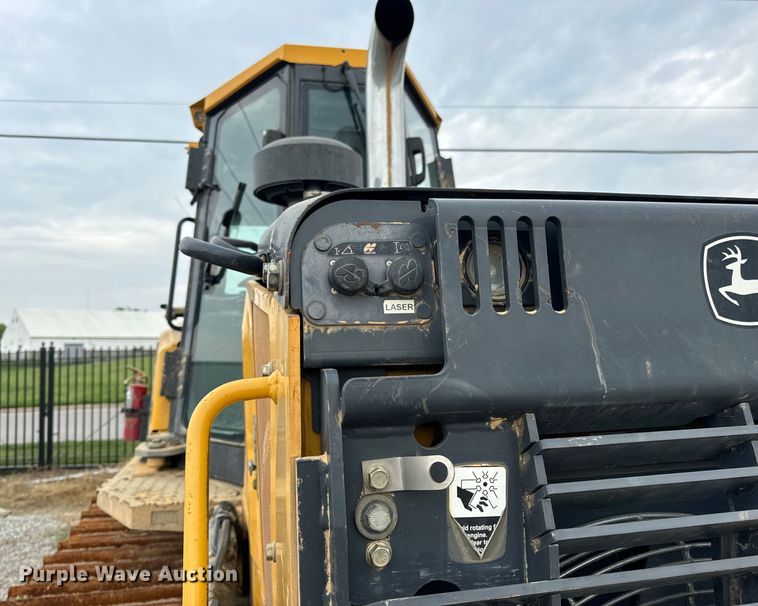 image for item OF9991 2015 John Deere 750K dozer