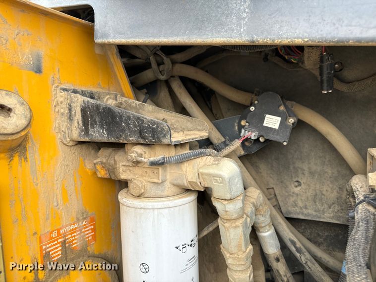 image for item OF9991 2015 John Deere 750K dozer