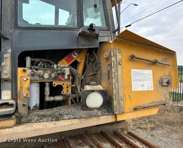 image for item OF9991 2015 John Deere 750K dozer