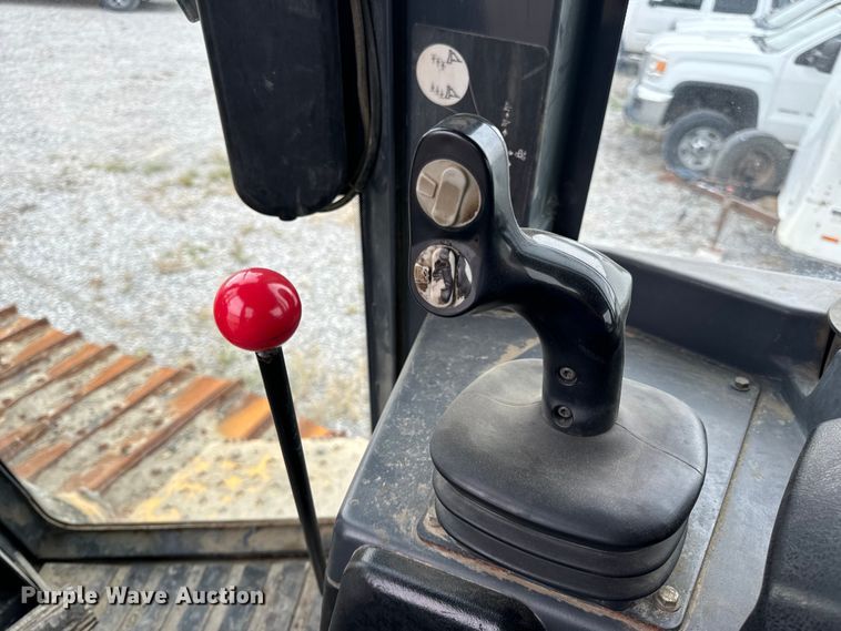 image for item OF9991 2015 John Deere 750K dozer