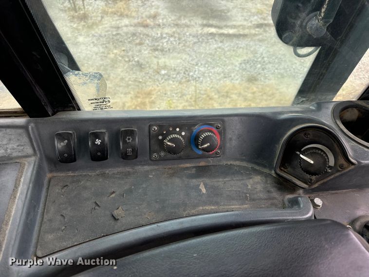 image for item OF9991 2015 John Deere 750K dozer