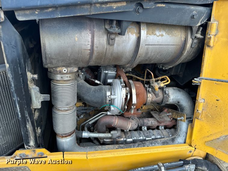 image for item OF9991 2015 John Deere 750K dozer