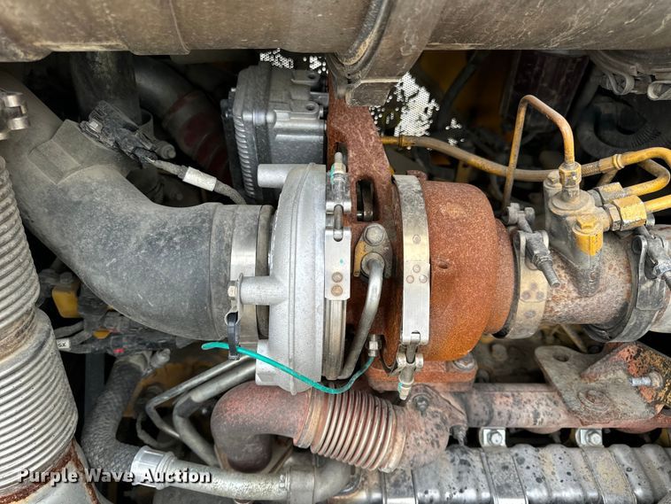 image for item OF9991 2015 John Deere 750K dozer