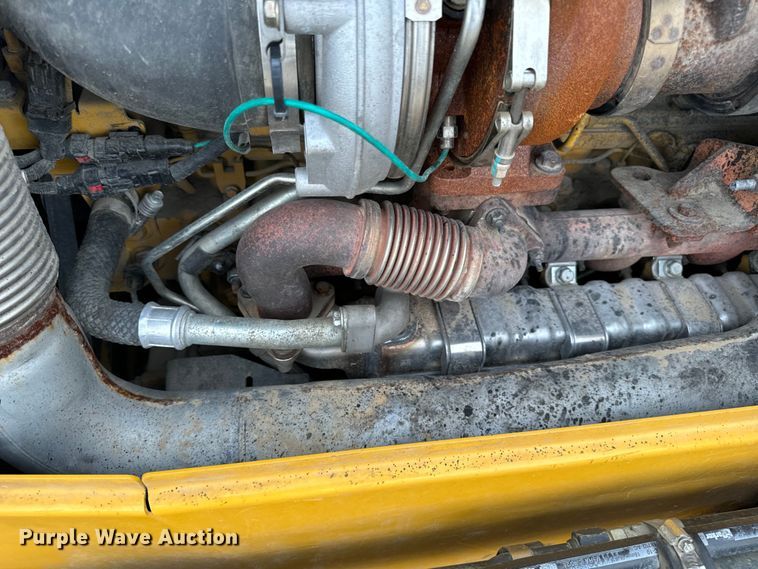 image for item OF9991 2015 John Deere 750K dozer