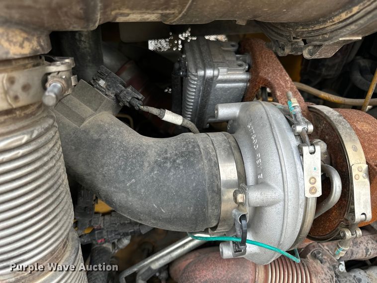 image for item OF9991 2015 John Deere 750K dozer