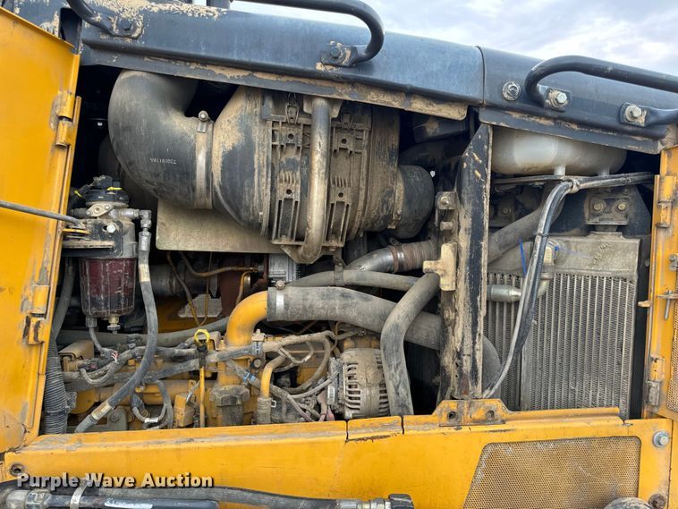 image for item OF9991 2015 John Deere 750K dozer
