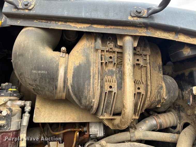 image for item OF9991 2015 John Deere 750K dozer