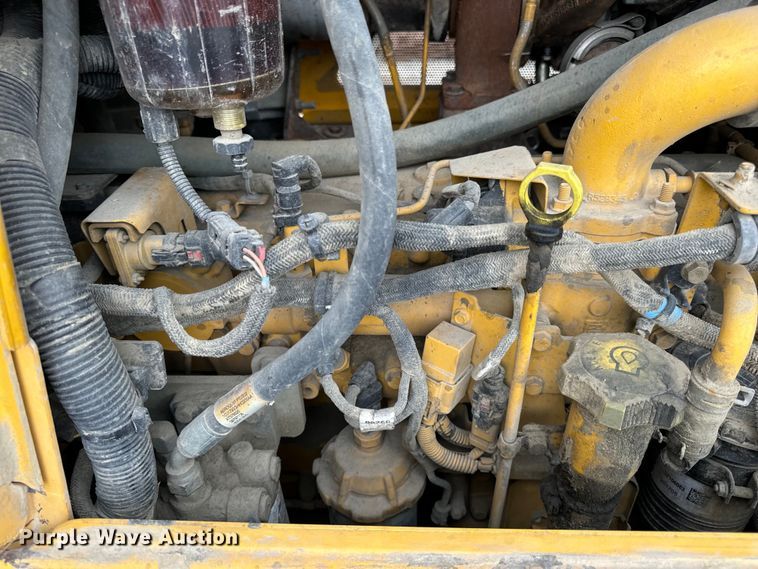 image for item OF9991 2015 John Deere 750K dozer