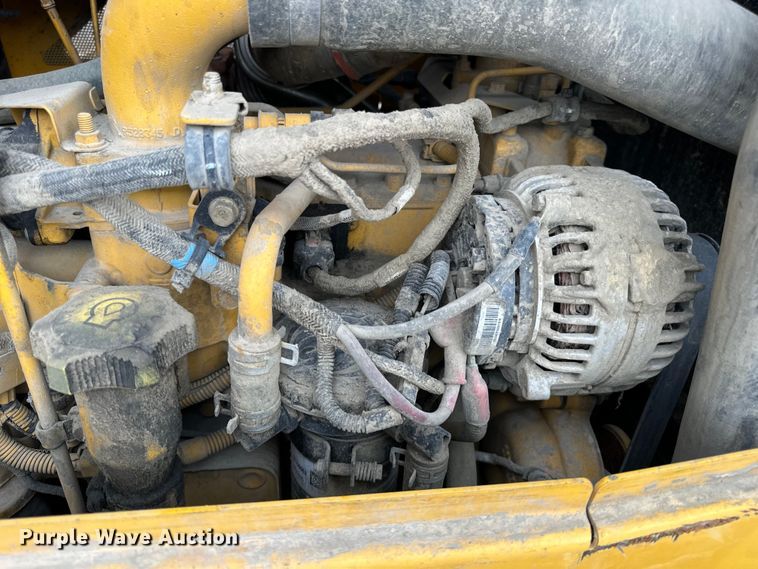 image for item OF9991 2015 John Deere 750K dozer