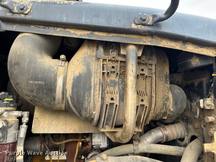 image for item OF9991 2015 John Deere 750K dozer