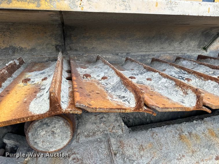 image for item OF9991 2015 John Deere 750K dozer