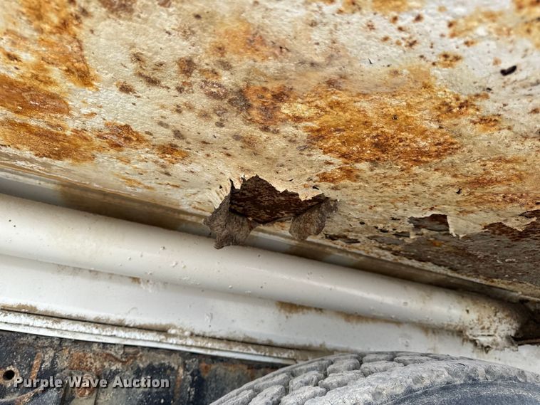 image for item OF9992 1999 International 8100 water truck