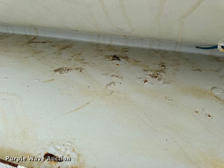 image for item OF9992 1999 International 8100 water truck