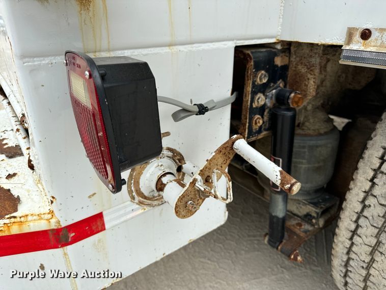 image for item OF9992 1999 International 8100 water truck