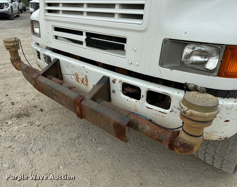 image for item OF9992 1999 International 8100 water truck