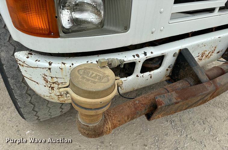 image for item OF9992 1999 International 8100 water truck