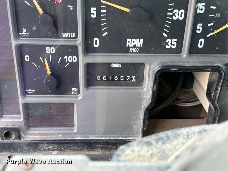 image for item OF9992 1999 International 8100 water truck