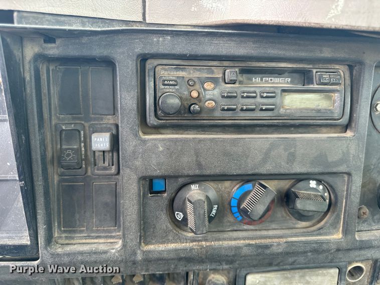 image for item OF9992 1999 International 8100 water truck