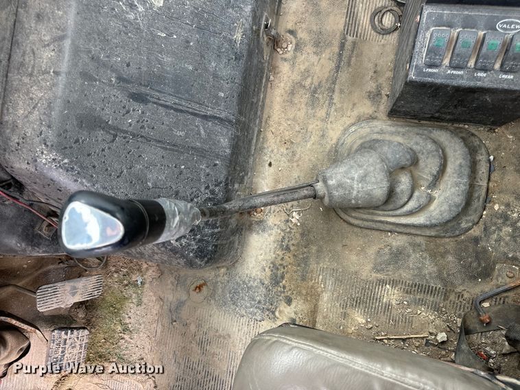 image for item OF9992 1999 International 8100 water truck