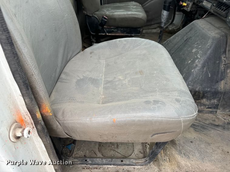 image for item OF9992 1999 International 8100 water truck